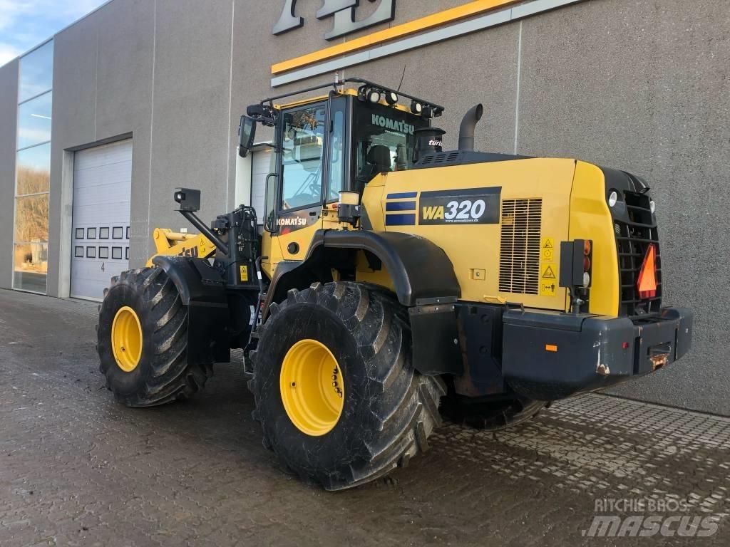 Komatsu WA 320-8 Pás carregadoras de rodas