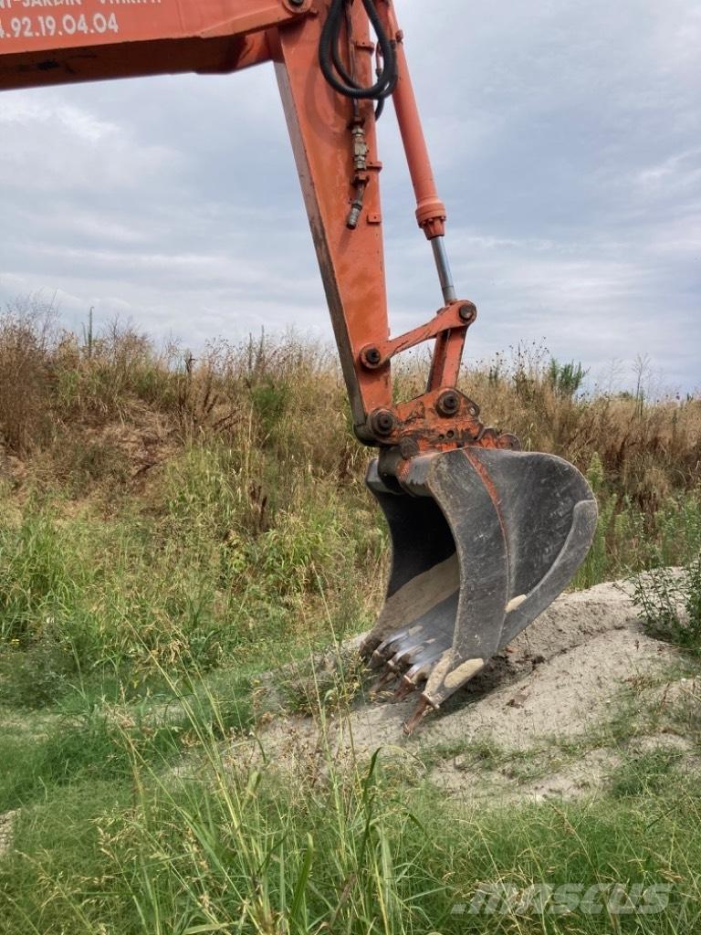 Hitachi EX 135 W Escavadoras de rodas