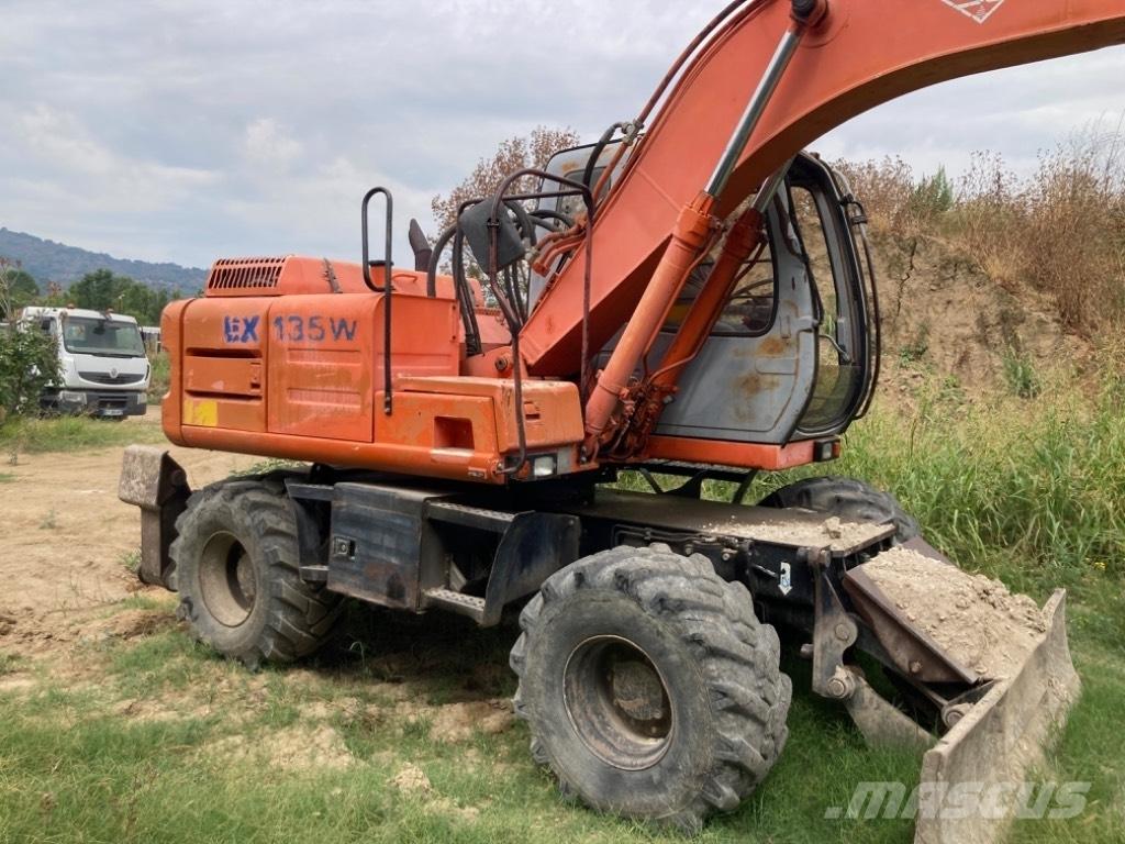 Hitachi EX 135 W Escavadoras de rodas