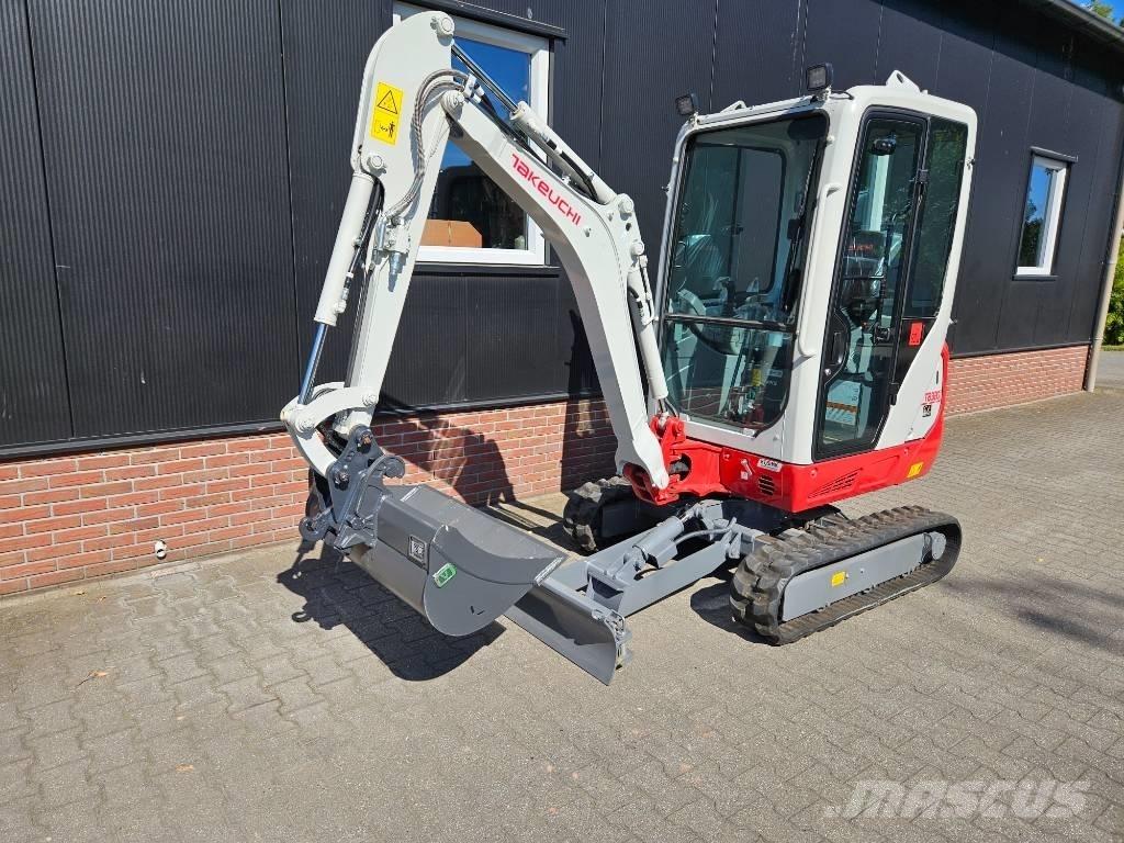 Takeuchi TB320 Demo Mini Escavadoras <7t