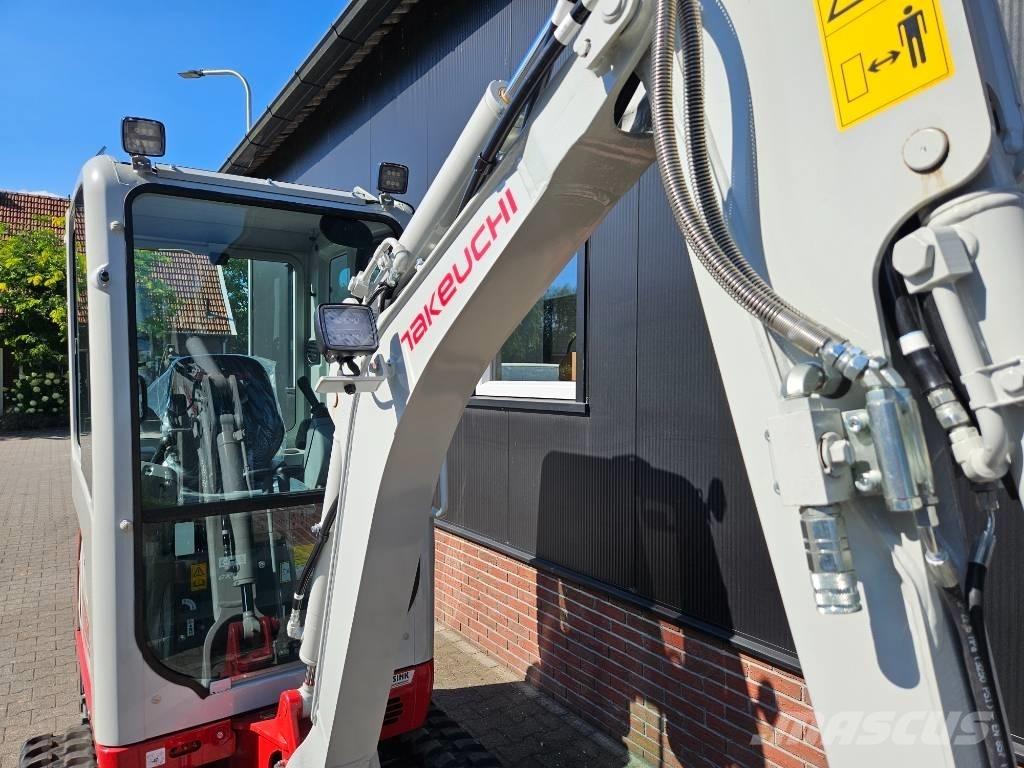 Takeuchi TB320 Demo Mini Escavadoras <7t