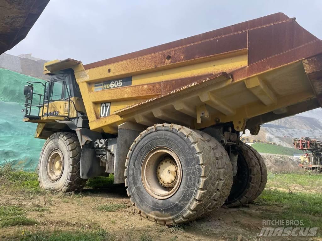 Komatsu HD 605-7 Camiőes dumper basculantes rígidos