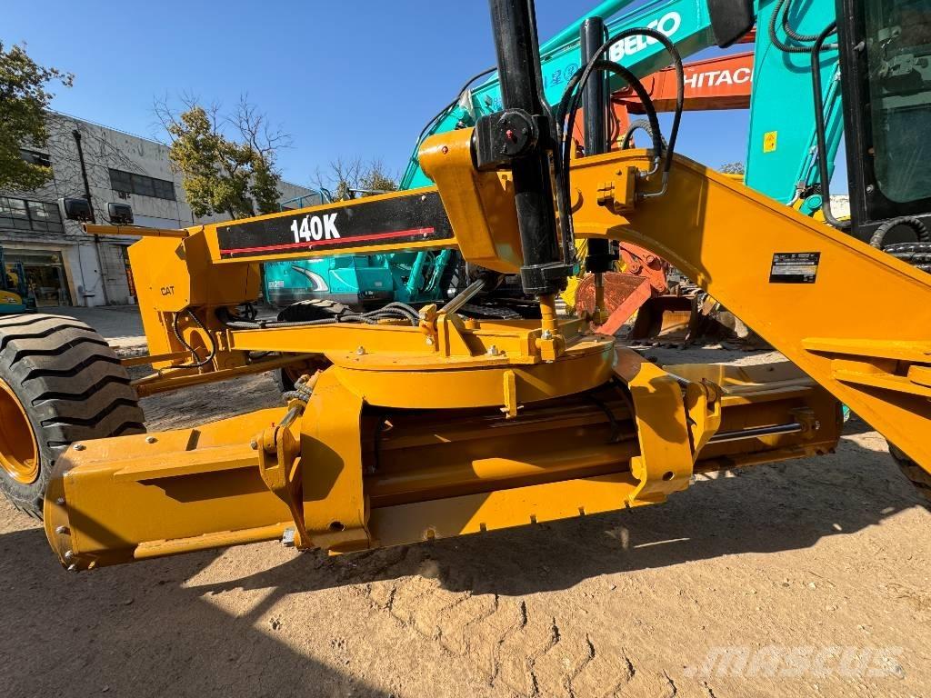 CAT 140K Motoniveladoras