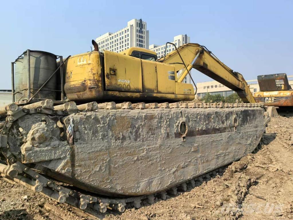 Komatsu PC 200-6 Escavadoras anfíbias