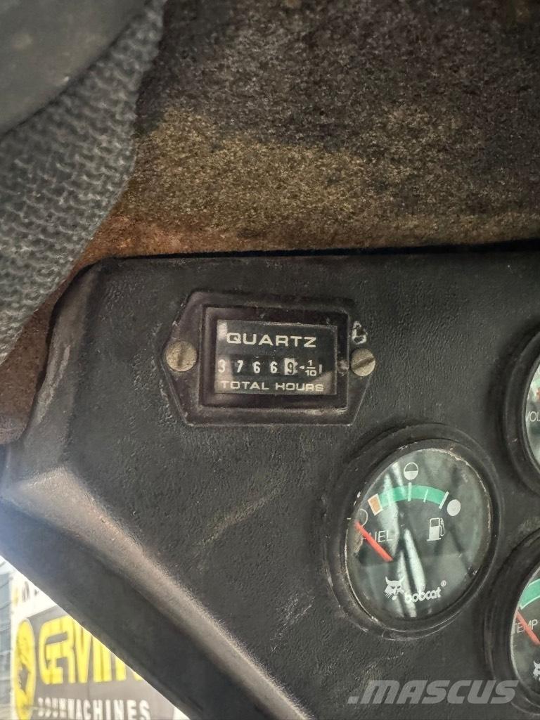 Bobcat 753 Carregadoras de direcção deslizante