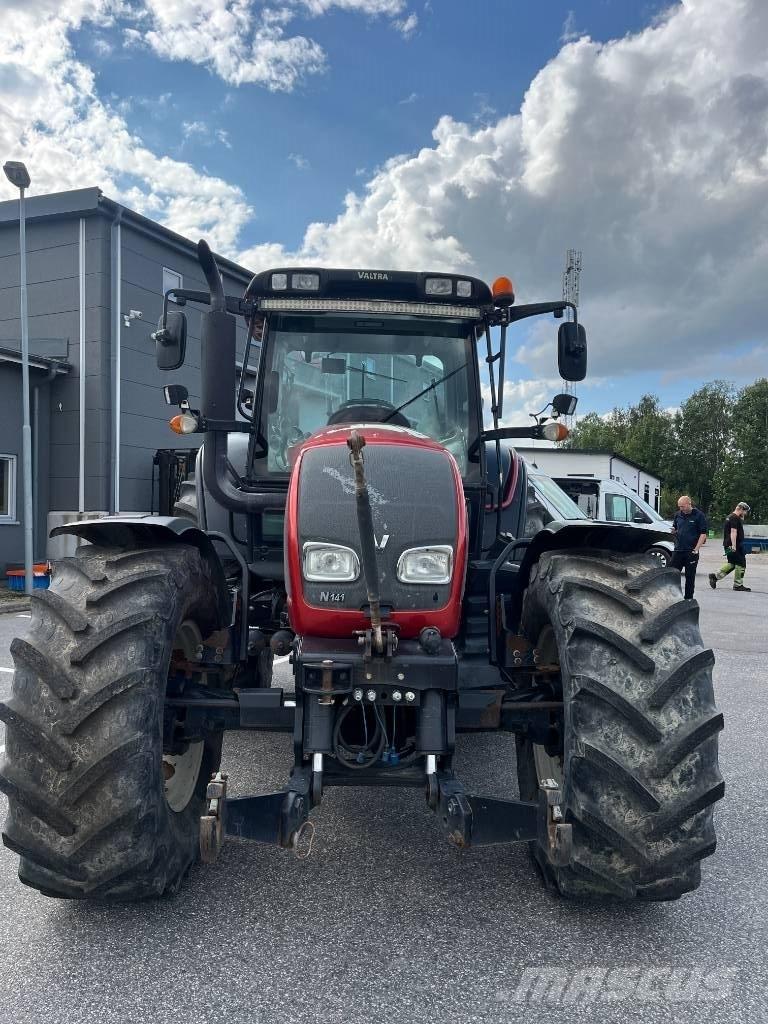Valtra N 141 Tratores Agrícolas usados