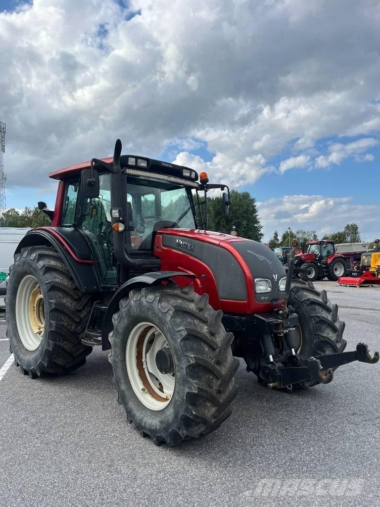 Valtra N 141 Tratores Agrícolas usados