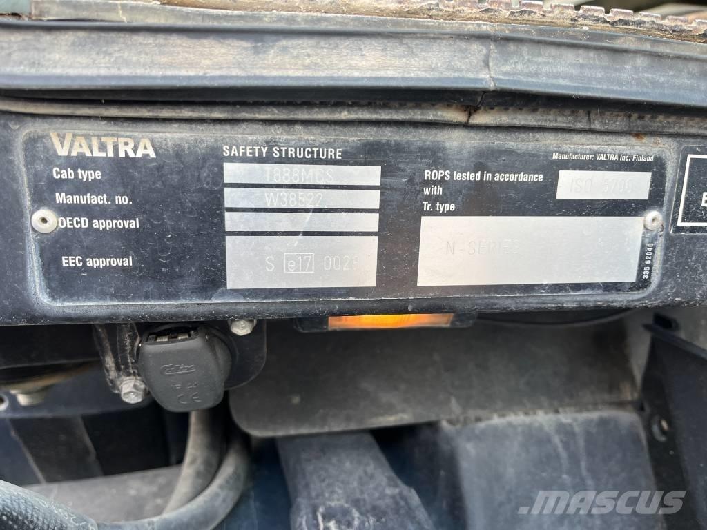 Valtra N 141 Tratores Agrícolas usados