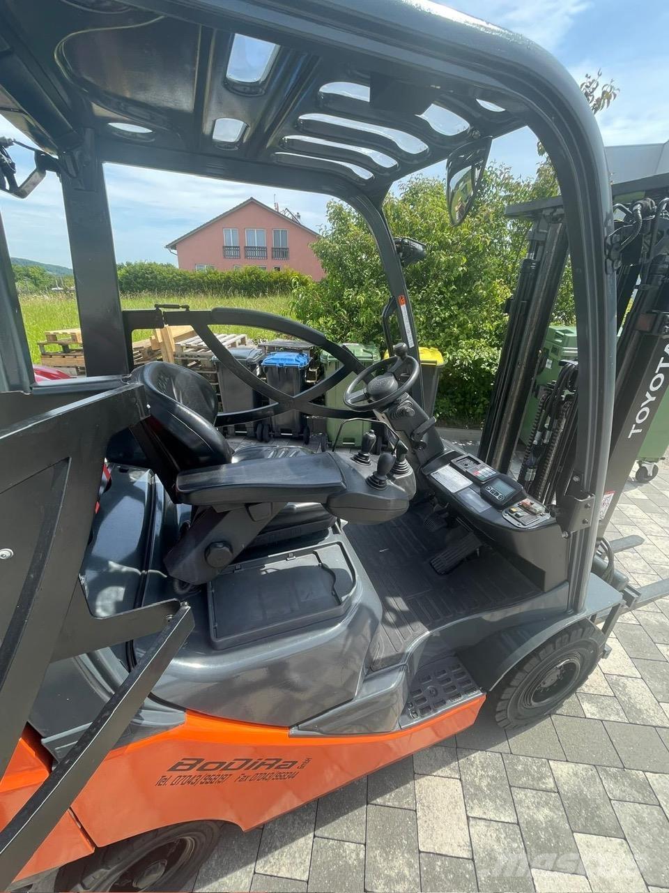 Toyota 02-8FGF18 Empilhadores a gás