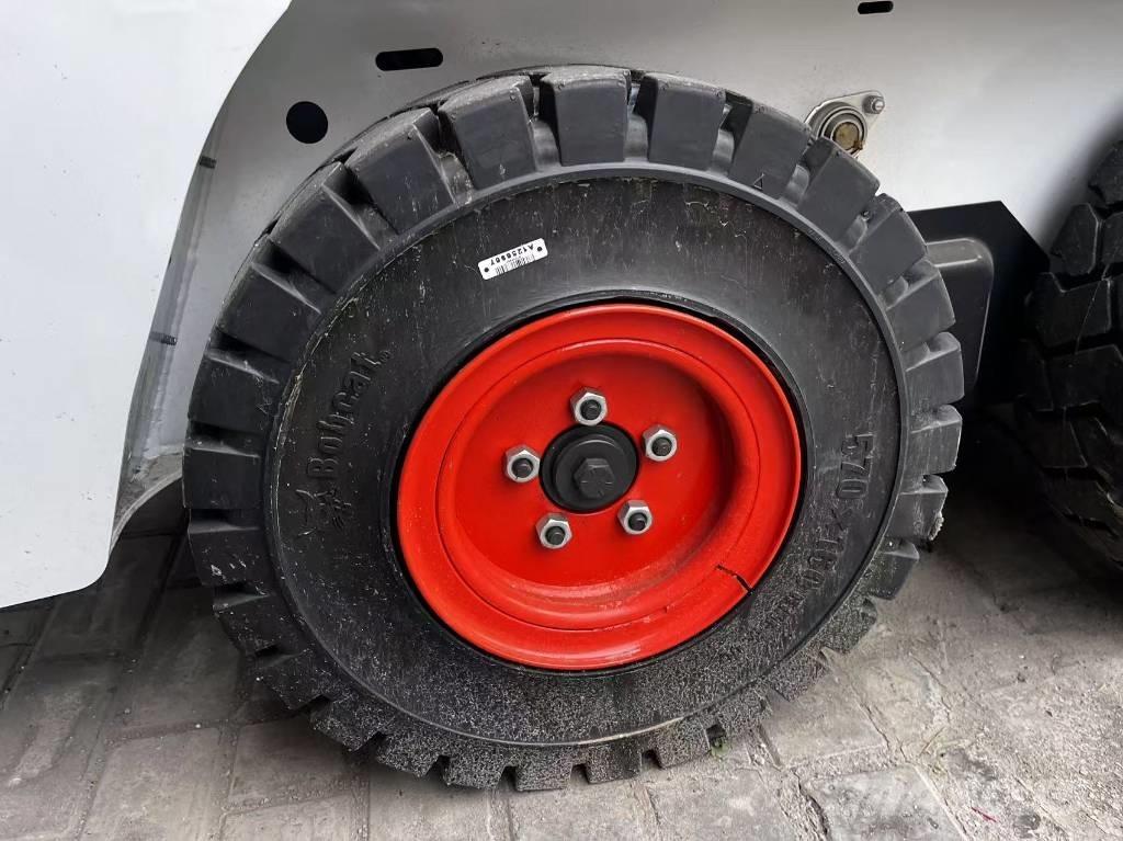Bobcat S 70 Carregadoras de direcção deslizante