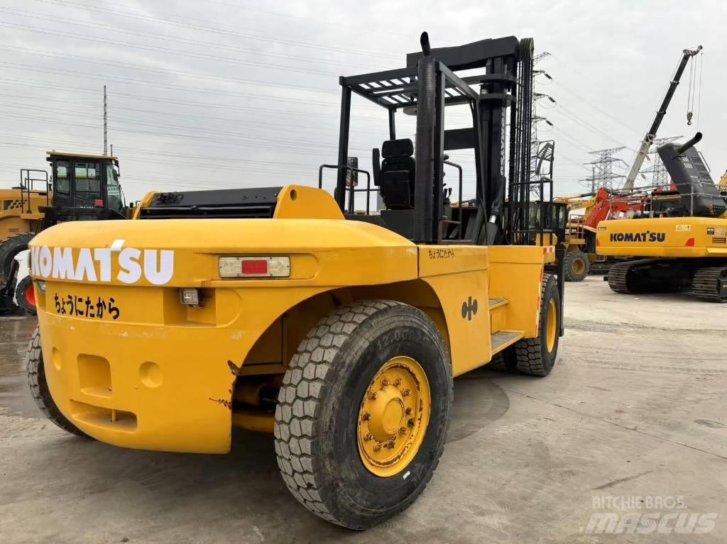 Komatsu FD200 Manipuladores telescópicos
