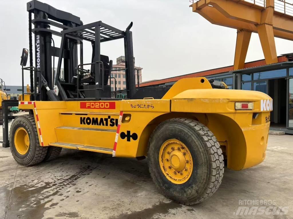 Komatsu FD200 Manipuladores telescópicos