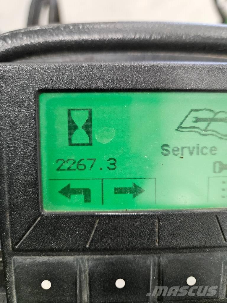 John Deere 9009A Corta-Relvas Rough, trim and surrounds