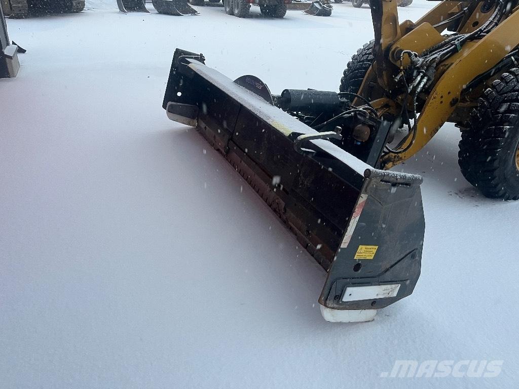 CAT 908 / Myyty, Sold Pás carregadoras de rodas