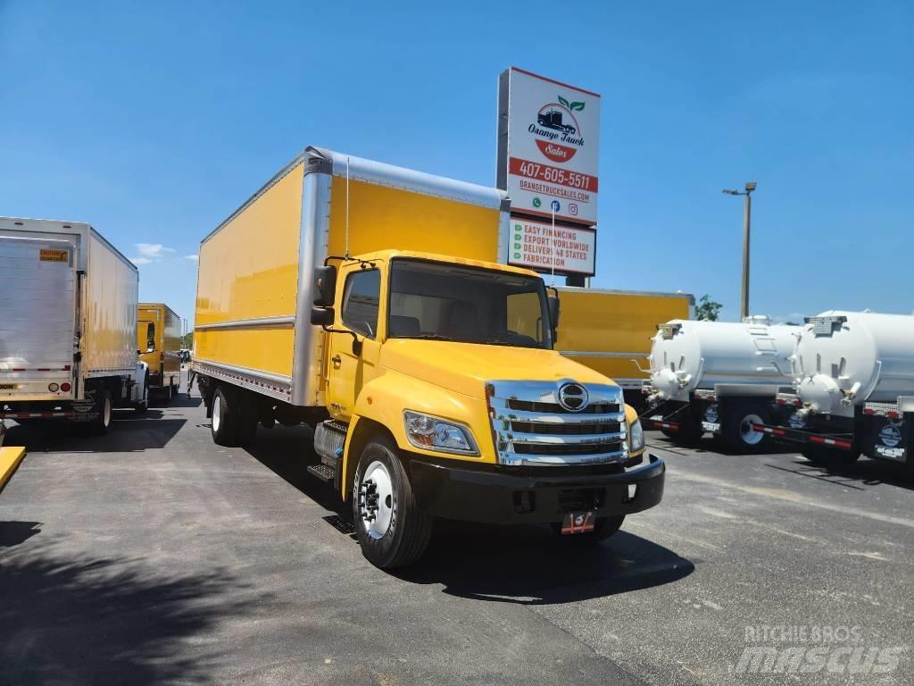 Hino 268 Camiões de caixa fechada