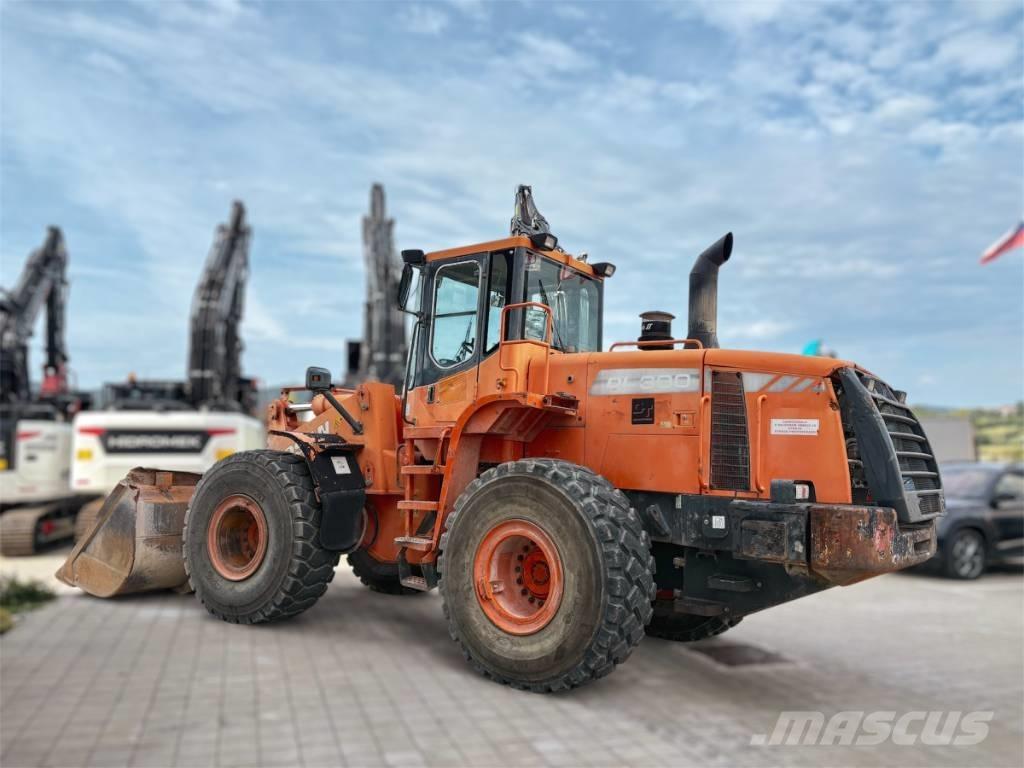 Doosan DL 300 Pás carregadoras de rodas