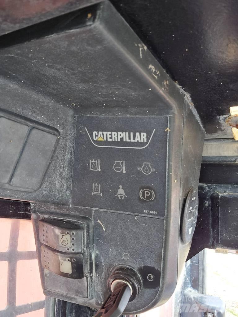 CAT 242 B Carregadoras de direcção deslizante
