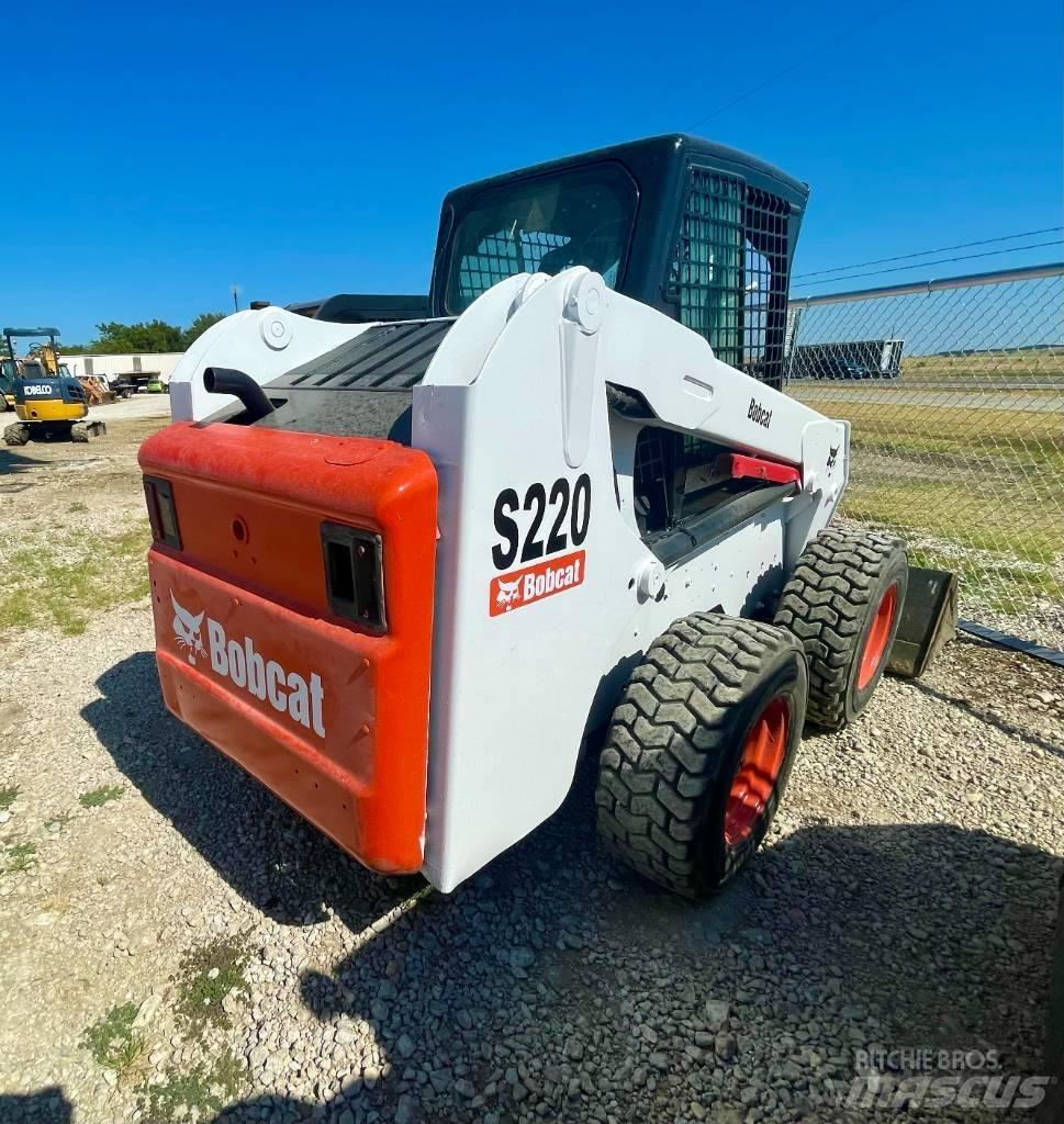 Bobcat S 220 Carregadoras de direcção deslizante