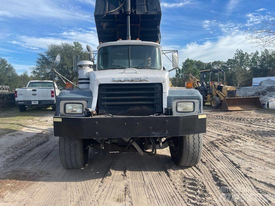 Mack dump Camiões basculantes