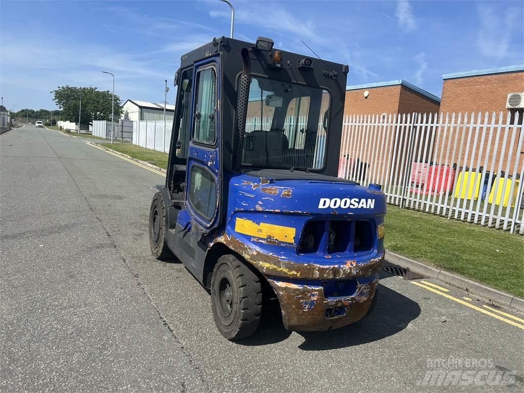 Doosan D45SC-5 Empilhadores Diesel