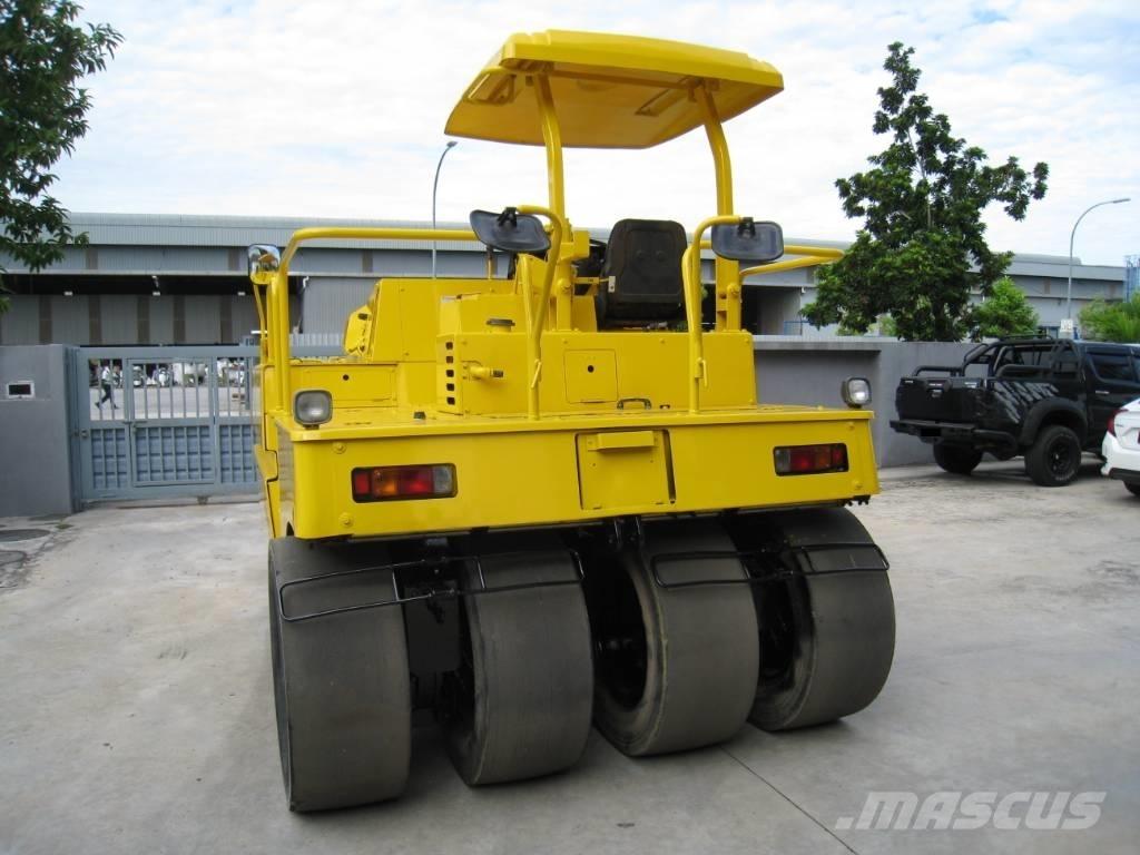 Sakai TZ 701 Cilindros Compactadores de pneus