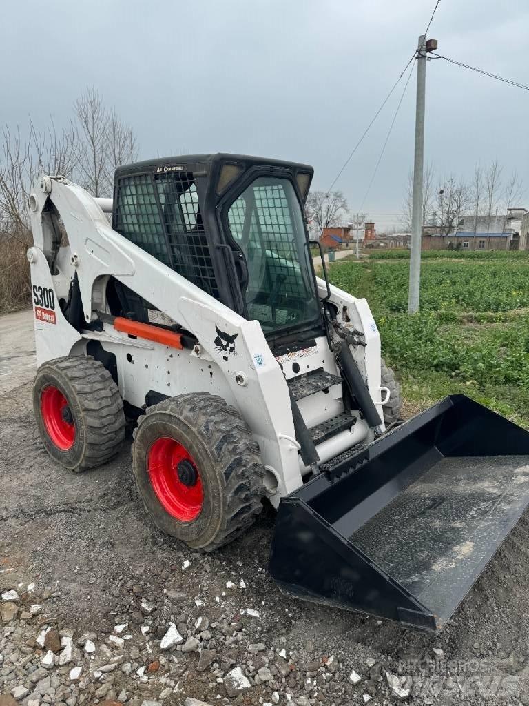 Bobcat S 300 Carregadoras de direcção deslizante