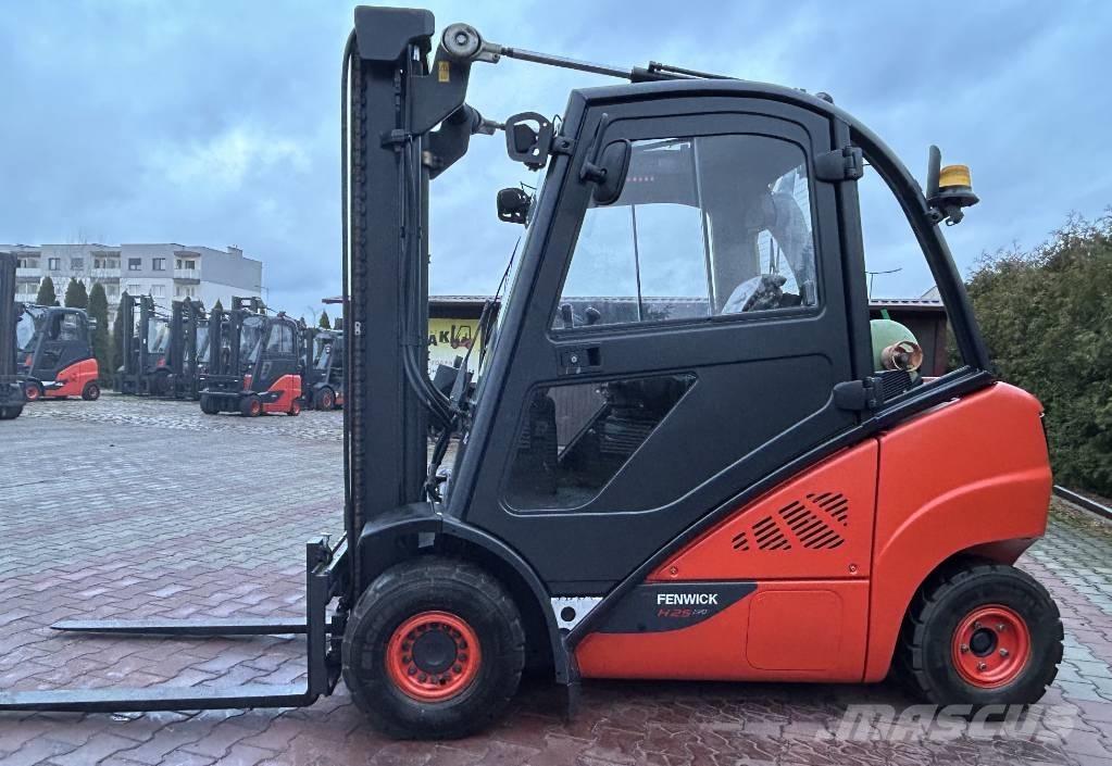 Linde H25T-02 Empilhadores a gás