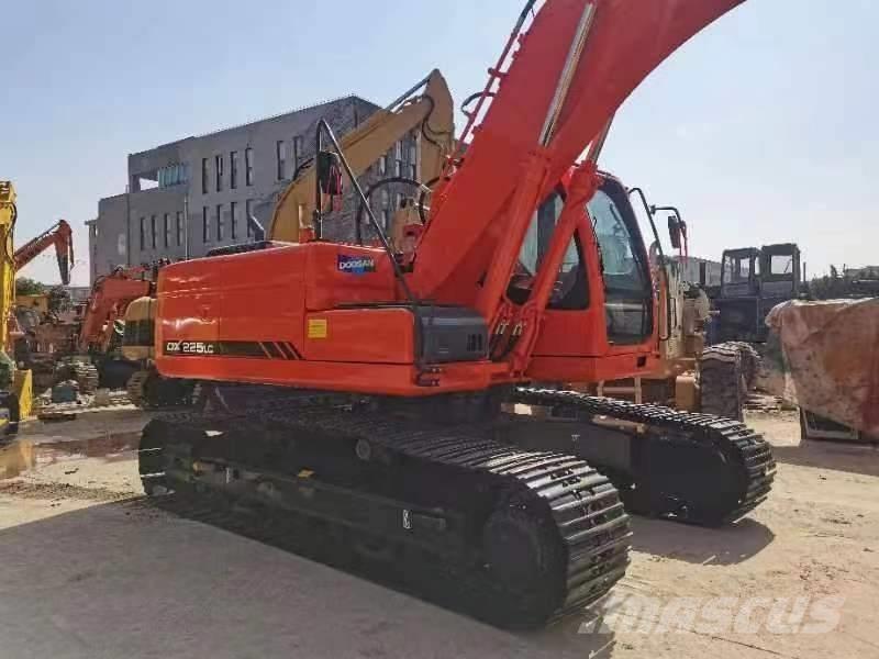 Doosan DX 225 Escavadoras de rastos