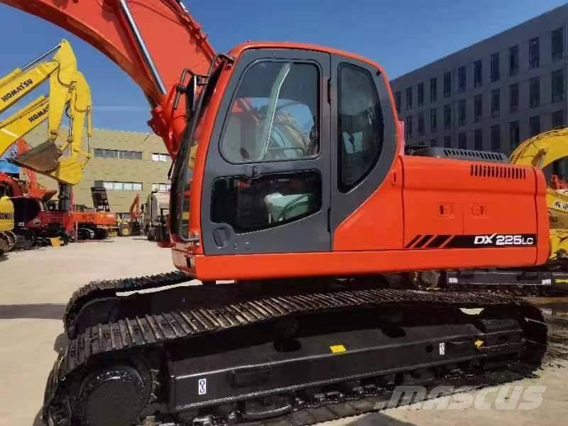 Doosan DX 225 Escavadoras de rastos