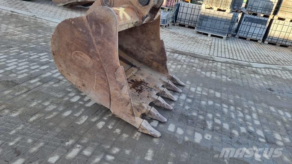 Komatsu PC 210 LC Escavadoras de rastos