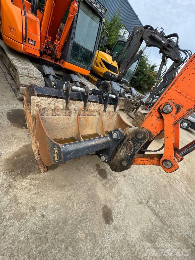 Doosan DX140 LC Escavadoras de rastos