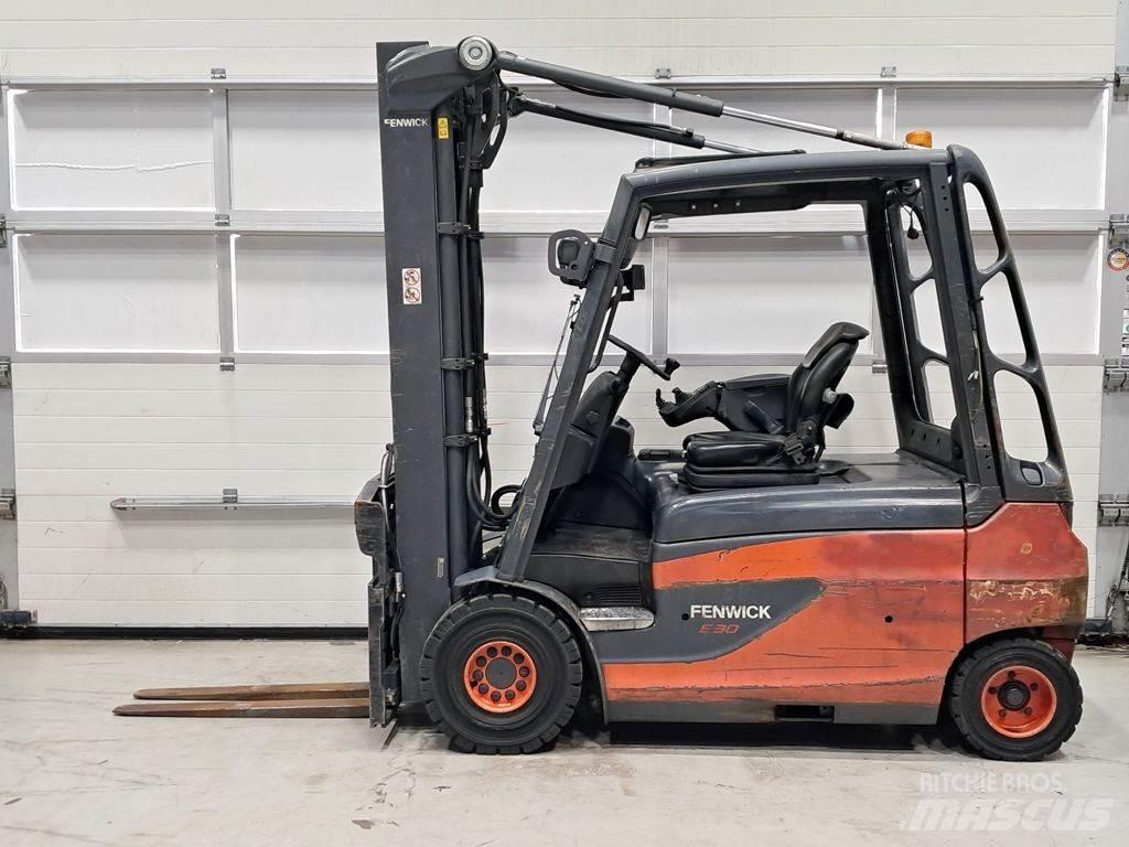 Linde E30L-01 Empilhadores eléctricos