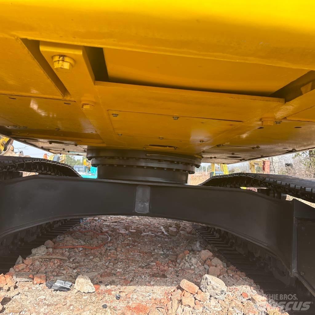 Komatsu 240LC-8 Escavadoras de rastos
