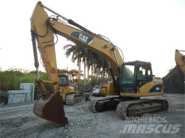 CAT 320D Escavadoras de rastos