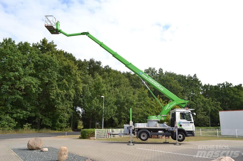 Palfinger P 300 KS Plataformas aéreas montadas em camião