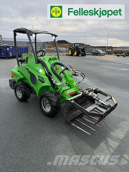 Avant 520 Carregadoras de direcção deslizante