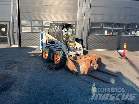 Bobcat 743 Carregadoras de direcção deslizante