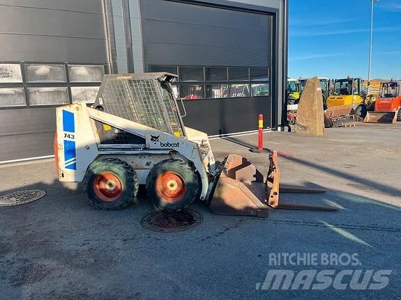 Bobcat 743 Carregadoras de direcção deslizante
