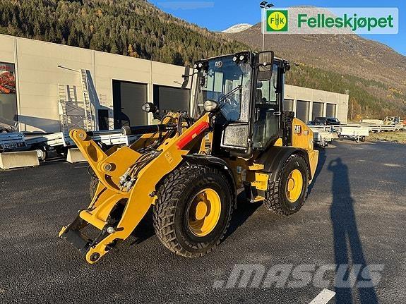 CAT 908 Carregadoras de direcção deslizante