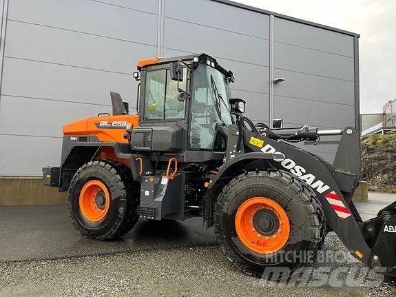 Doosan DL250-7 Pás carregadoras de rodas