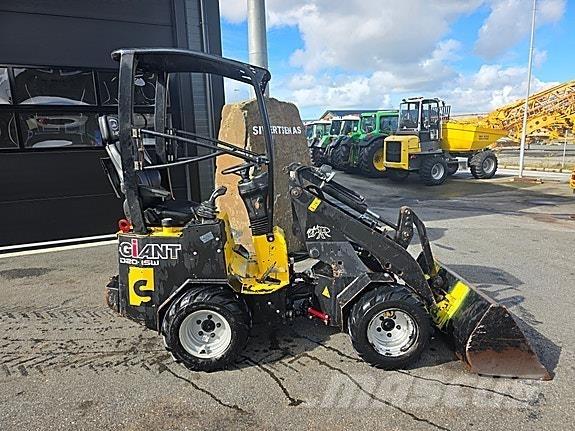 GiANT D204SW Skid steer loaders