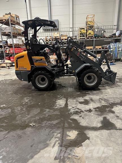 GiANT G2500HD+ Carregadoras de direcção deslizante