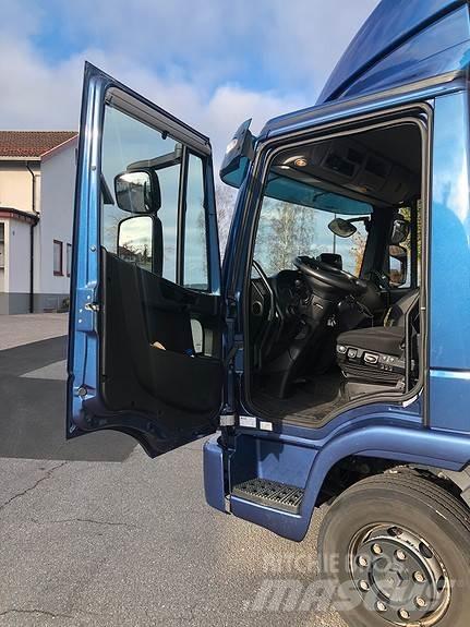 Iveco 120ELG Camiões de caixa fechada