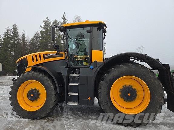 JCB Fastrac 8330 Tratores Agrícolas usados