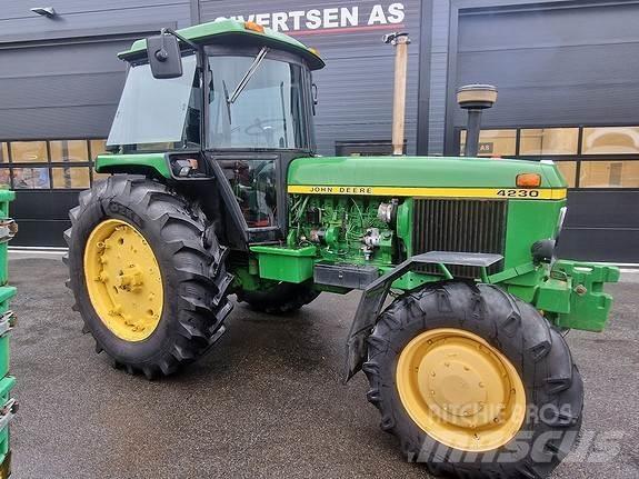 John Deere 4230 Tratores Agrícolas usados