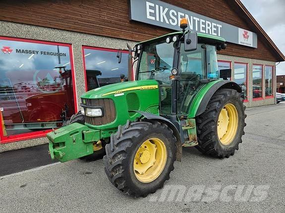 John Deere 5820 Tratores Agrícolas usados