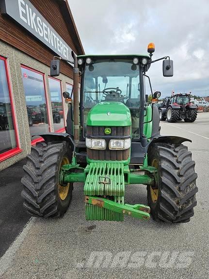 John Deere 5820 Tratores Agrícolas usados