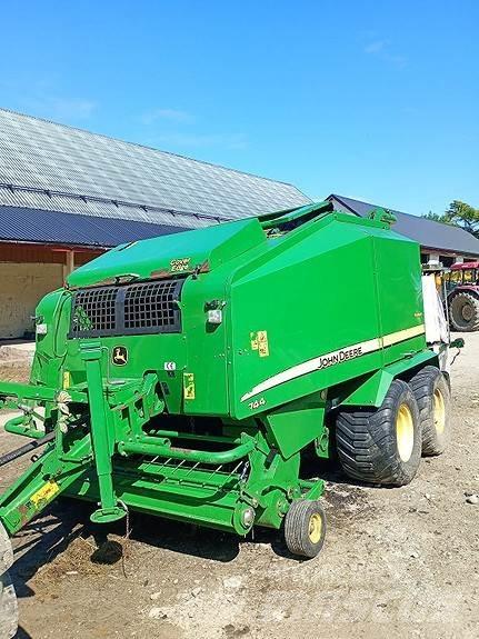 John Deere 744 Enfardadeira de rolos