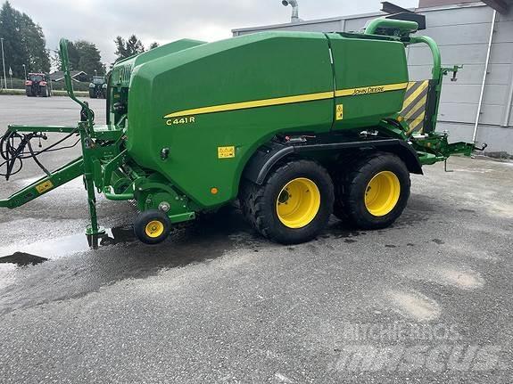 John Deere C441R Enfardadeira de rolos