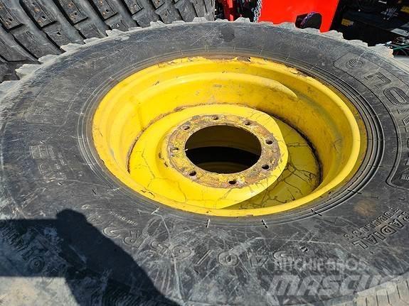 John Deere NOKIAN Tratores Agrícolas usados